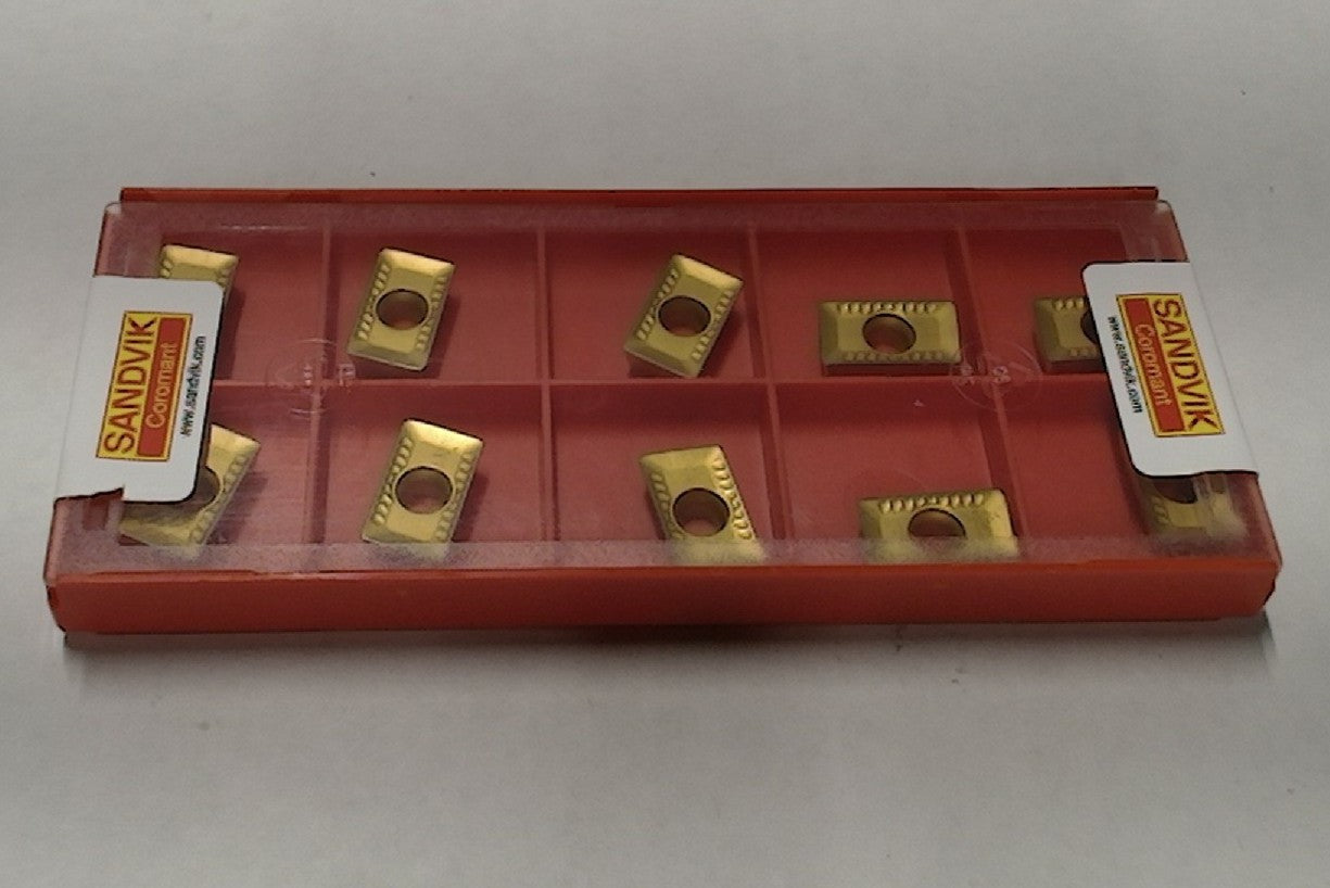 Lot 100-1000 Sandvik APMT 16 04 08-M milling inserts