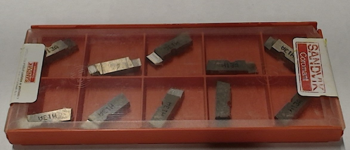 Lot 200-1028 Sandvik A331.90-5A Grooving inserts
