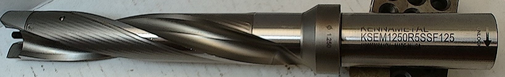 Lot 250-1065 Kennametal KSEM1250R5SSF125-1.25" Replaceable tip drill