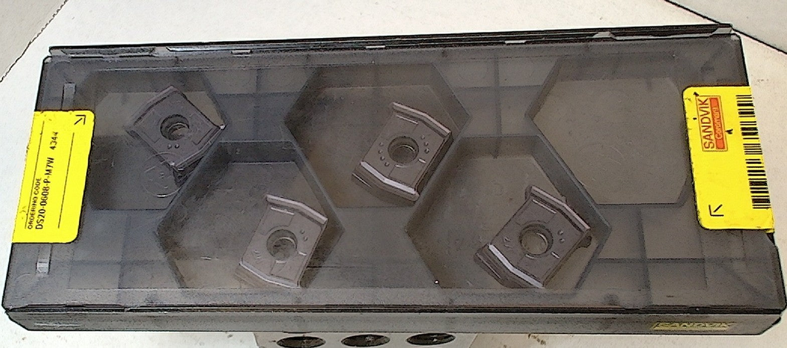 Lot 100-1136 Sandvik DS200608PM7W Indexable milling inserts