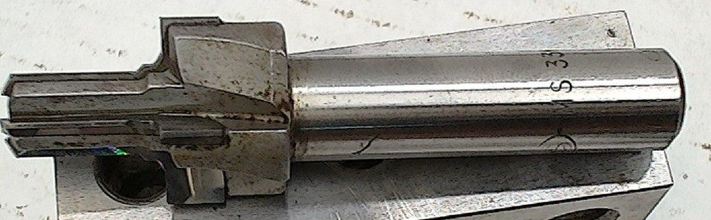 Lot 150-1131 Scientific Cutting tools MS33649-4R Port tool