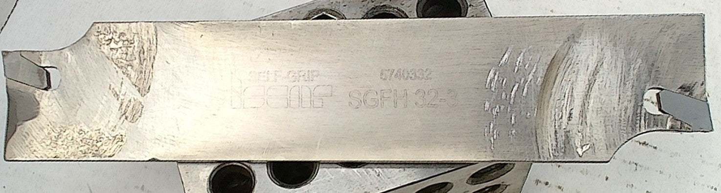 Lot 800-1000 Iscar SGFH Double End Right Hand Indexable Cutoff Blade - used