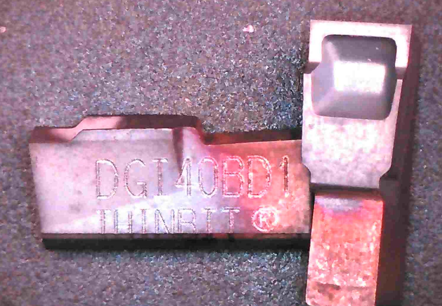 Lot 200-1217 Thinbit DGI40BD1 Grooving inserts